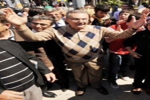 BAYKAL'A 2 BİN İRAN RİYAL'İ HEDİYE VERDİLER