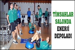 TİMSAHLAR SALONDA ENERJİ DEPOLADI