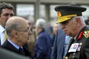 SEZER VE KOŞANER CENAZEYE KATILDI