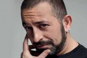 CEM YILMAZ'I ŞAŞIRTAN &Ouml;D&Uuml;L