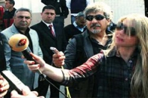 DOLANDIRICILIĞIN BELGESELİNİ &Ccedil;EKTİLER