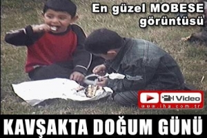 MOBESE'DEN EN G&Uuml;ZEL G&Ouml;R&Uuml;NT&Uuml;: KAVŞAKTA DOĞUM G&Uuml;N&Uuml; KUTLAMASI
