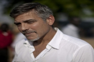 GEORGE CLOONEY, BERLUSCONİ'YE TANIK OLACAK