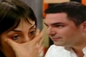 MİKROFONU A&Ccedil;IK UNUTUNCA...