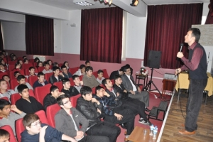 LİSELİLERE UYUŞTURUCU KONFERANSI
