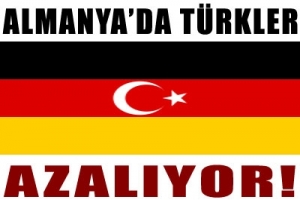 ALMANYA'DA T&Uuml;RKLER 'AZALIYOR'
