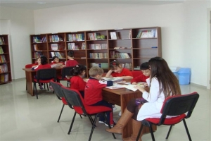 SINAVLI MİNİKLERİN K&Uuml;T&Uuml;PHANE KEYFİ