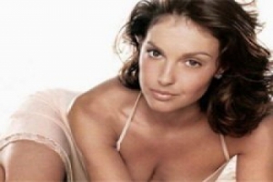 ASHLEY JUDD: &Ccedil;OCUKKEN TACİZE UĞRADIM