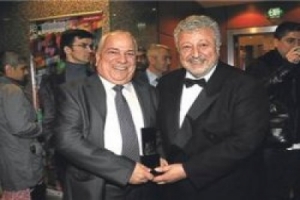 GAZETECİLER METİN AKPINAR'I KIZDIRDI
