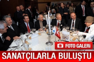 KILI&Ccedil;DAROĞLU SANAT&Ccedil;ILARLA BİR ARAYA GELDİ