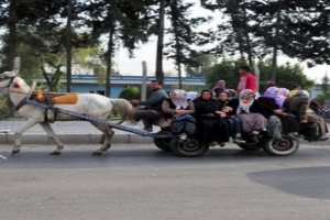 KADINLARIN TEHLİKELİ YOLCULUĞU