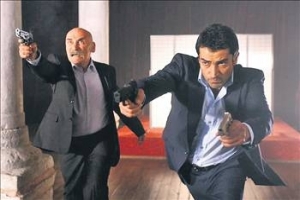 RAMİZ DAYI &Ouml;L&Uuml;YOR MU?