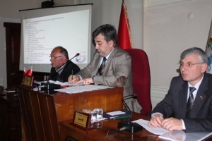 YENİŞEHİR BELEDİYESİ'NİN FAALİYET RAPORU MECLİSTEN GE&Ccedil;Tİ