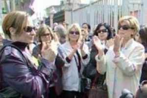 ASKER EŞLERİNDEN PROTESTO