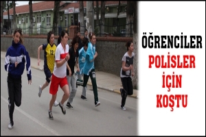 &Ouml;ĞRENCİLER POLİSLER İ&Ccedil;İN KOŞTU