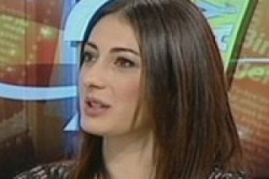 MERVE KIYAFETLERLE TUVALETE GİDEMEMİŞ