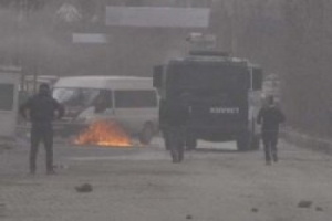 HAKKARİ Y&Uuml;KSEKOVA'DA GERGİNLİK