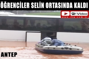 &Ouml;ĞRENCİLER SELDE MAHSUR KALDI