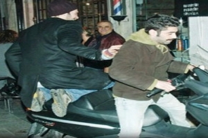 AKROBATLIĞA SOYUNDU