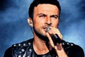 TARKAN PARİS'İ SALLAYACAK