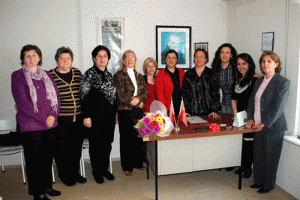 MUDANYA YARDIMSEVERLER DERNEĞİ'NDE YENİ D&Ouml;NEM