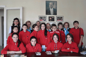 &Ouml;ĞRENCİLERDEN KANSER HAFTASINA DESTEK