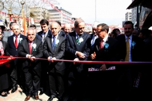 KUTLU DOĞUM HAFTASI KUTLAMALARI KİTAP FUARIYLA BAŞLADI