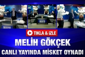 MELİH G&Ouml;K&Ccedil;EK CANLI YAYINDA MİSKET OYNADI