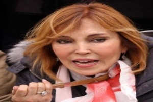 MECLİS &Ouml;N&Uuml;NDE KADINA ŞİDDET PROTESTOSU