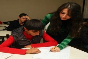 &Ouml;ĞRETMEN ADAYLARINA M&Uuml;JDE