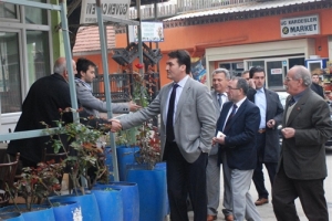 BAŞKAN D&Uuml;NDAR HALKIN İ&Ccedil;İNDE