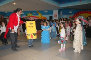 MİNİKLER "CUMARTESİ PARTİLERİ"NDE COŞTU