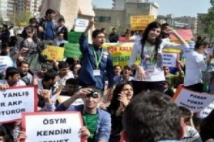 YGS İSYANI GİTTİK&Ccedil;E B&Uuml;Y&Uuml;YOR