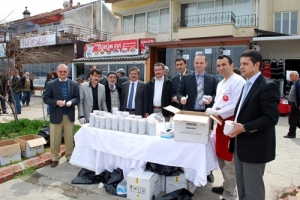 SAHİLDE KUTLU DOĞUM HELVASI DAĞITILDI