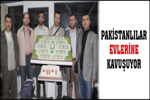 PAKİSTANLILAR EVLERİNE KAVUŞUYOR