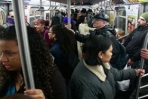 METRODA SİGARA SAVAŞI