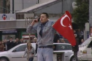 T&Uuml;RK BAYRAKLI EYLEM