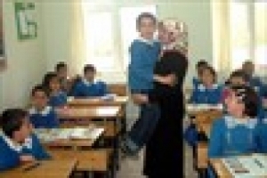 İŞTE ANNE FEDEKARLIĞI
