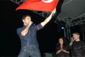 G&Ouml;KHAN &Ouml;ZEN'DEN &Uuml;CRETSİZ HALK KONSERİ