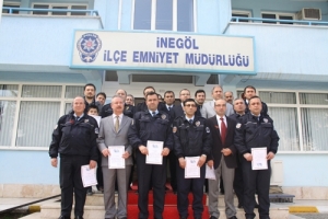 AYIN BAŞARILI POLİSLERİ &Ouml;D&Uuml;LLENDİRİLDİ