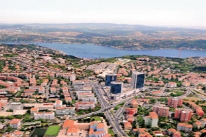 AKMERKEZ'İN ETRAFINDA ALTIN &Uuml;&Ccedil;GEN KURULUYOR