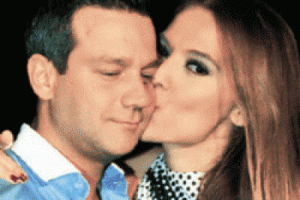 DEMET GAZETECİLERDEN HEDİYE İSTEDİ