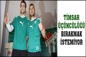 BURSASPOR &Uuml;&Ccedil;&Uuml;NC&Uuml;L&Uuml;Ğ&Uuml; BIRAKMAK İSTEMİYOR