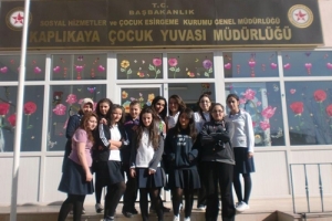 &Ouml;ĞRECİLER YUVADAKİ &Ccedil;OCUKLARI SEVİNDİRDİ
