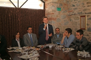 HACIOĞLU VE TURUN&Ccedil; GEN&Ccedil;LERLE BİR ARAYA GELDİ