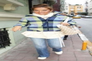 MELİS DEMET'İ YERİN DİBİNE SOKTU