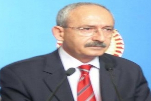 KILI&Ccedil;DAROĞLU'NDAN İŞSİZ &Uuml;NİVERSİTELİLERE &Ccedil;AĞRI