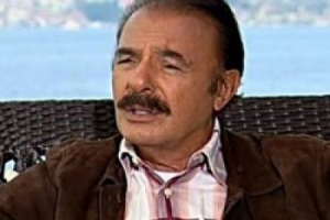 FERDİ TAYFUR'UN ŞARKI S&Ouml;YLEMESİ YASAK