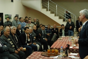 ŞAHİN'DEN 600 TL'LİK PROPAGANDA ELEŞTİRİSİ