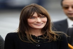 CARLA BRUNİ "İKİZ" BEKLİYOR